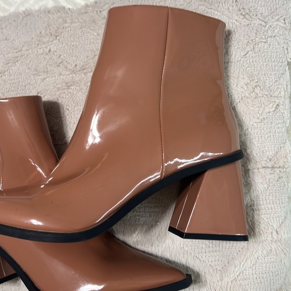 BP “Loren” Caramel Patent Leather Ankle Booties Size 7.5 – Excellent Condition - Picture 13 of 14